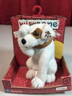 Vintage small Wishbone dog plush with display Chair